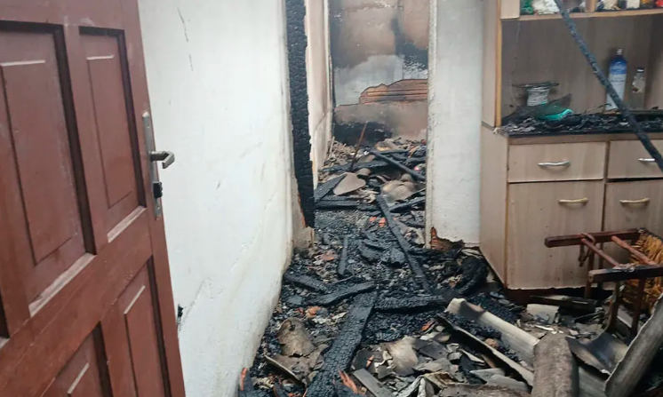 Homem é preso após incendiar casa