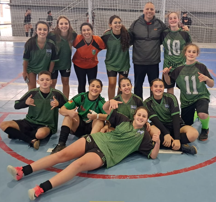 JEO: Escola Rural e Colégio Adventista vencem Futsal Juvenil