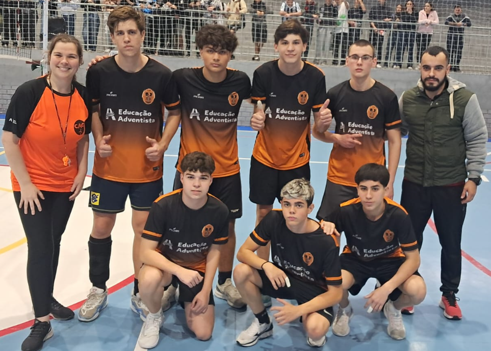 Colégio Adventista ficou em terceiro lugar dos Jogos Escolares de Osório no Vôlei Juvenil Masculino.