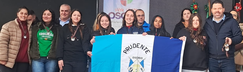 Prudente de Morais terminou em 3º no Futsal Juvenil Feminino dos Jogos Escolares de Osório.