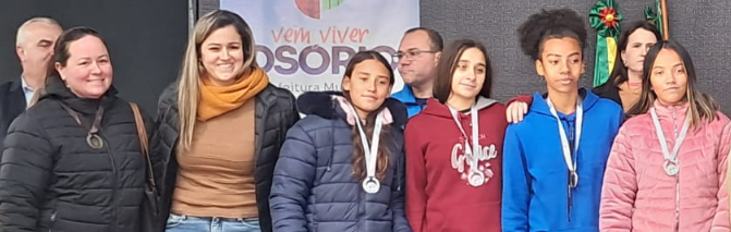 Prof. Milton Pacheco terminou em 2º lugar no Futsal Infantil Feminino dos Jogos Escolares de Osório.