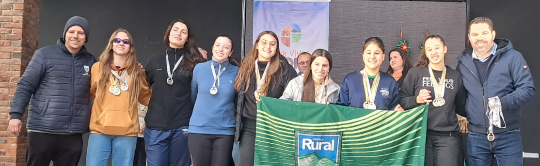 Escola Rural terminou em 2º lugar no Handebol Juvenil Feminino dos Jogos Escolares de Osório.