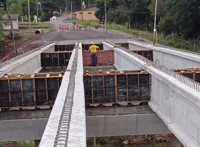 Nova ponte de Caraá deve ficar pronta em julho