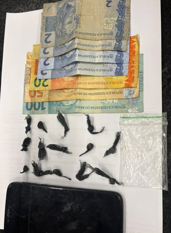 BM prende três traficantes em Capão
