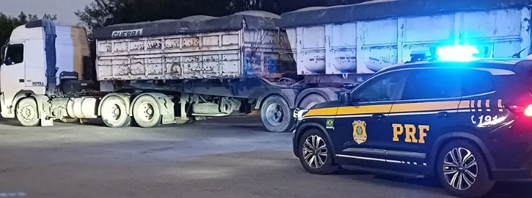 Caminhões são apreendidos na BR-101