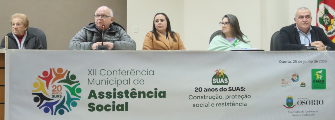 Autoridades locais compuseram a Mesa de Abertura da XII Conferência Municipal de Assistência Social.