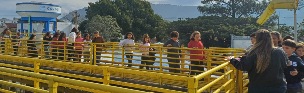 Estudantes visitam Estação de Tratamento da cidade