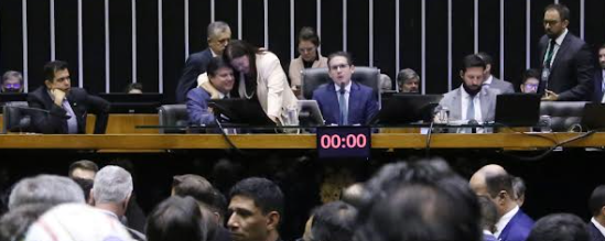 Famurs articula aprovação de proposta que limita pagamento de precatórios e abre caminho para parcelamento de dívidas