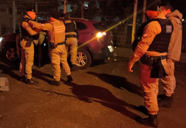 Homem é preso após furtar veículo