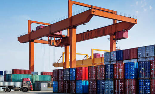 Tarifa de 50% sobre produtos brasileiros pode afetar empregos, exportações e investimentos no país
