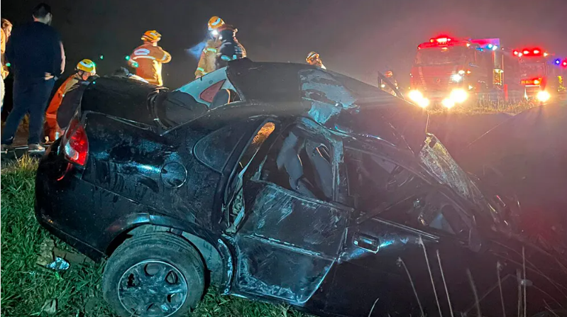 Uma pessoa morreu e outras duas pessoas ficam feridas em acidente na Interpraias
