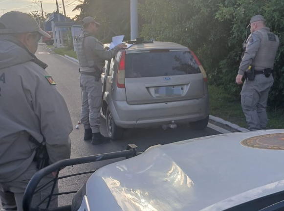 Veículo furtado é recuperado