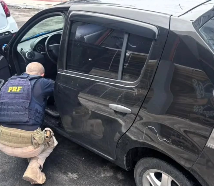 Carro roubado no Litoral é encontrado em SC