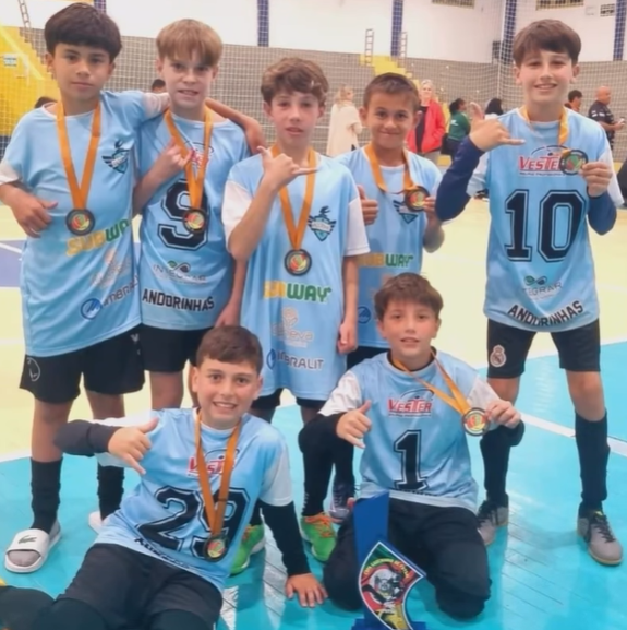 Equipe do Andorinhas terminou em terceiro lugar na categoria Sub-11.