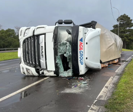 Motorista fica ferido em acidente na BR-101