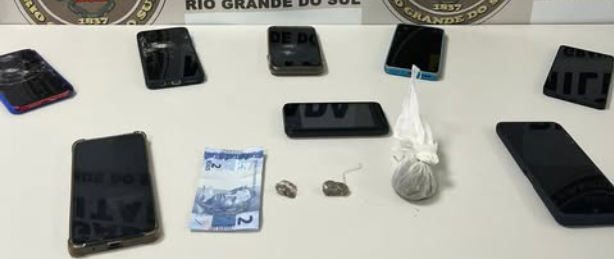 Dinheiro, celulares e entorpecentes foram recolhidos durante Operação em SAP.