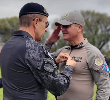 Comandante do CRPO Litoral recebe honraria