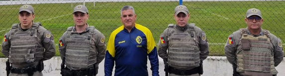 Policiais Militares do 2º BPAT foram recebidos por representante do Real SC.