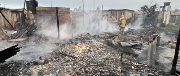 Incêndio destrói residências em Mariápolis