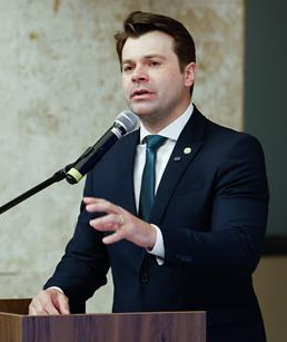 Deputado Marcus Vinícius foi o proponente da homenagem.