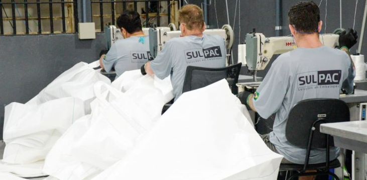 Apenados da PMEO realizam produção de bags