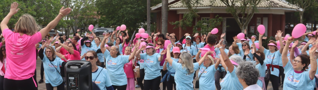 Concentração para Caminhada ocorreu na Praça das Carretas, com presença do Estúdio Josi Araújo.