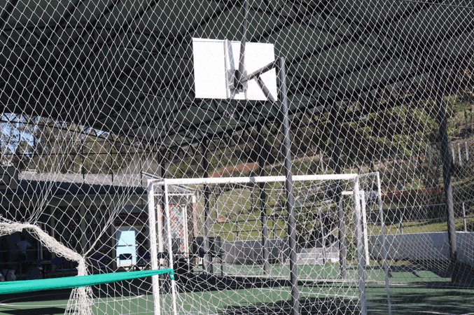 Colégio da região recebe quadra poliesportiva