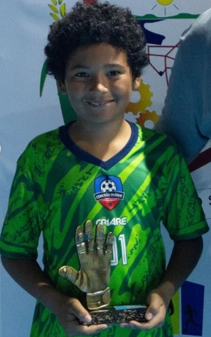 Emanuel ficou com o troféu de Goleiro Menos Vazado.
