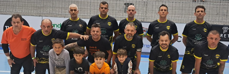 Pela chave B do Veterano, time do Fut Quinta derrotou equipe do Vila Futsal pelo placar de 3 a 2.