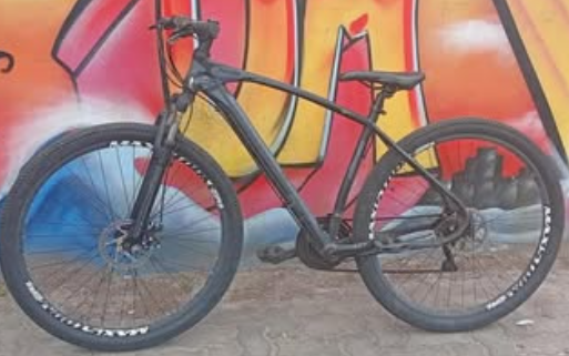 Homens são presos ao tentarem furtar bicicleta em escola