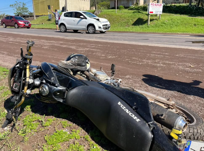 Motociclista fica ferido em acidente na ERS-030