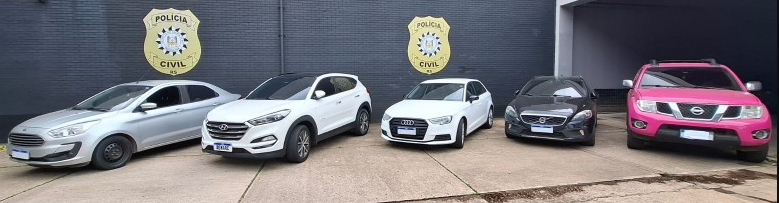 Ao menos 10 carros de luxo estão entre os itens apreendidos durante a Operação.