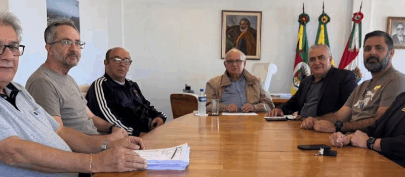 Prefeito anuncia aumento no salário dos servidores