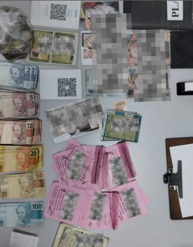 Quatro mulheres são presas vendendo rifas falsas