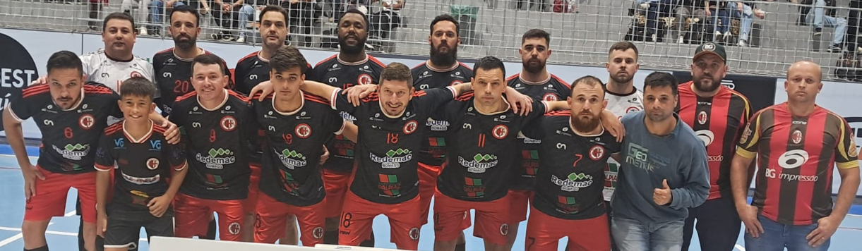 Em partida válida pelo grupo D, a equipe do Milan goleou o Grêmio Atlético Osoriense por 6 a 2.