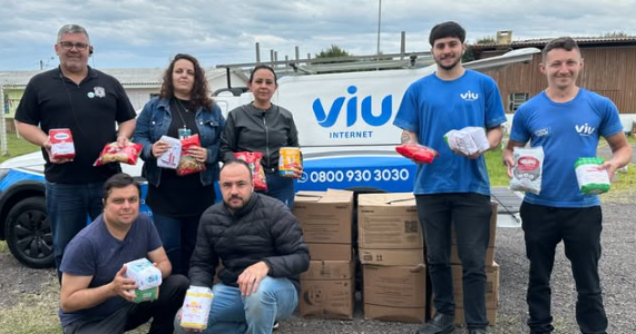Viu doa mais de 300 quilos de alimentos para o Cras