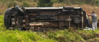 Ambulância sofre acidente na ERS-030