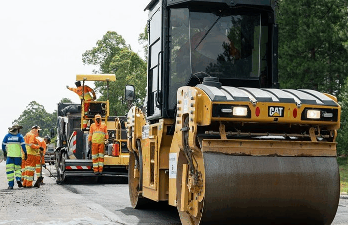 CCR e EGR realizam obras em estradas da região