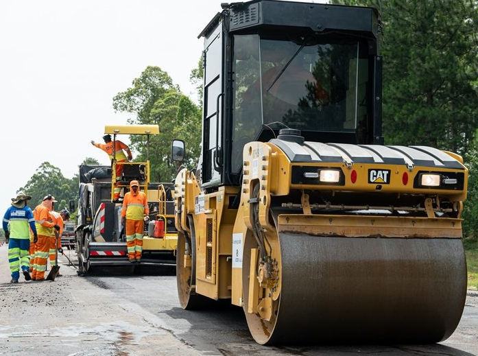 CCR e EGR realizam obras em estradas da região