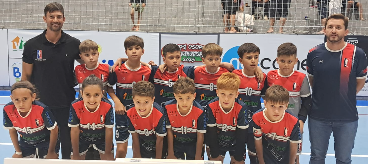 Após derrotar Milan por 3 a 0, equipe do Abade-B vai enfrentar o time do Abade-A na grande final do Sub-08.