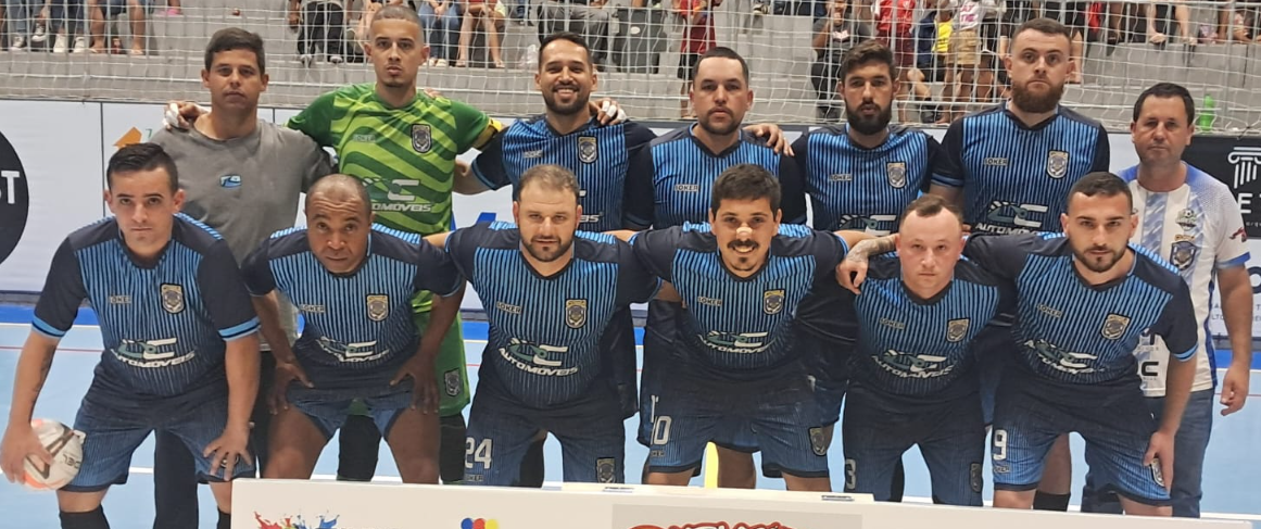 Após empate em 2 a 2, Cupim garantiu a vaga nas semifinais ao derrotar o Milan nos pênaltis por 3 a 2.