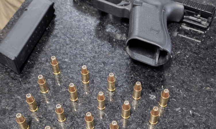 Homem armado é preso pela BM