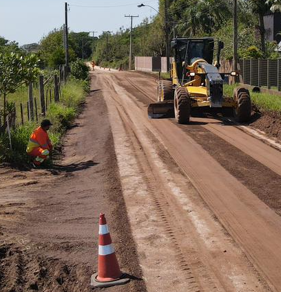 Iniciada terraplanagem na Estrada do Palmital