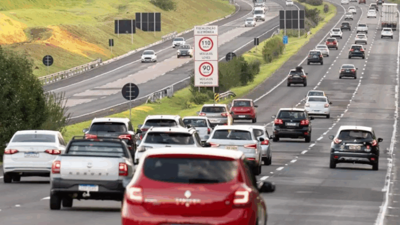 Mais de 100 mil veículos devem vir ao Litoral durante o feriadão do Dia da Consciência Negra