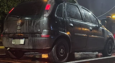 Dupla foi detida em Capão com entorpecentes, objetos, mais de R$ 2,6 mil e carro.