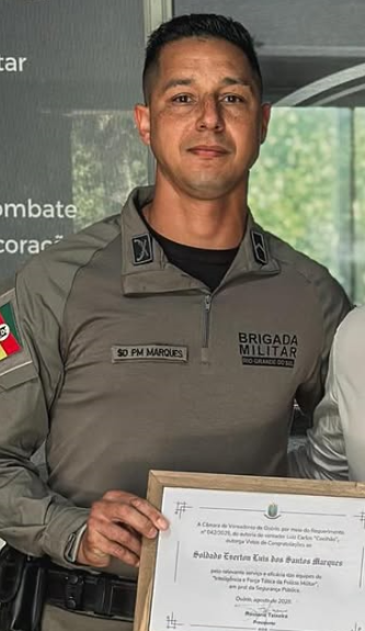 Soldados Carvalho, Eduarda e Marques também foram homenageados pela apreensão realizada na cidade.