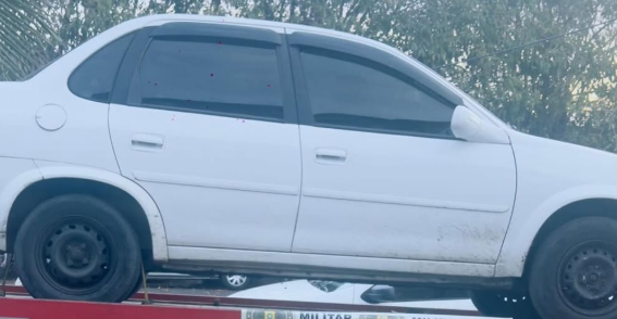 Automóvel Corsa foi apreendido realizando tele-entrega de entorpecentes em Capão.