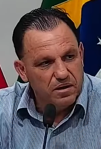 Líder do MDB, Júlio Mirim.