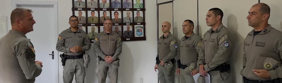 Policiais Militares da região que concluíram curso para promoção a 2º sgt se reuniram com comandante do CRPO Litoral.