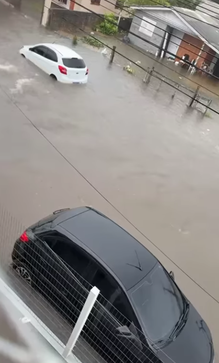 Ciclone causa estragos no Litoral